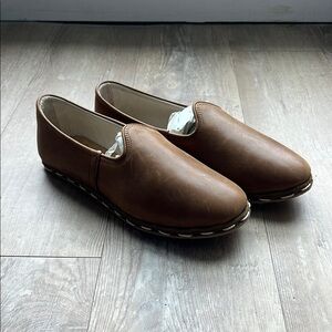 NWOT Sabah distressed brown size 39 Fort Worth flat